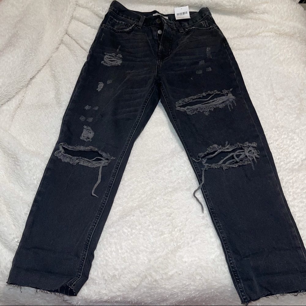 *NEVER WORN* F21 Black Highwaisted Mom Jeans